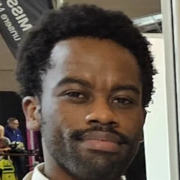 Kena Njonge - Software Development bei KICOM